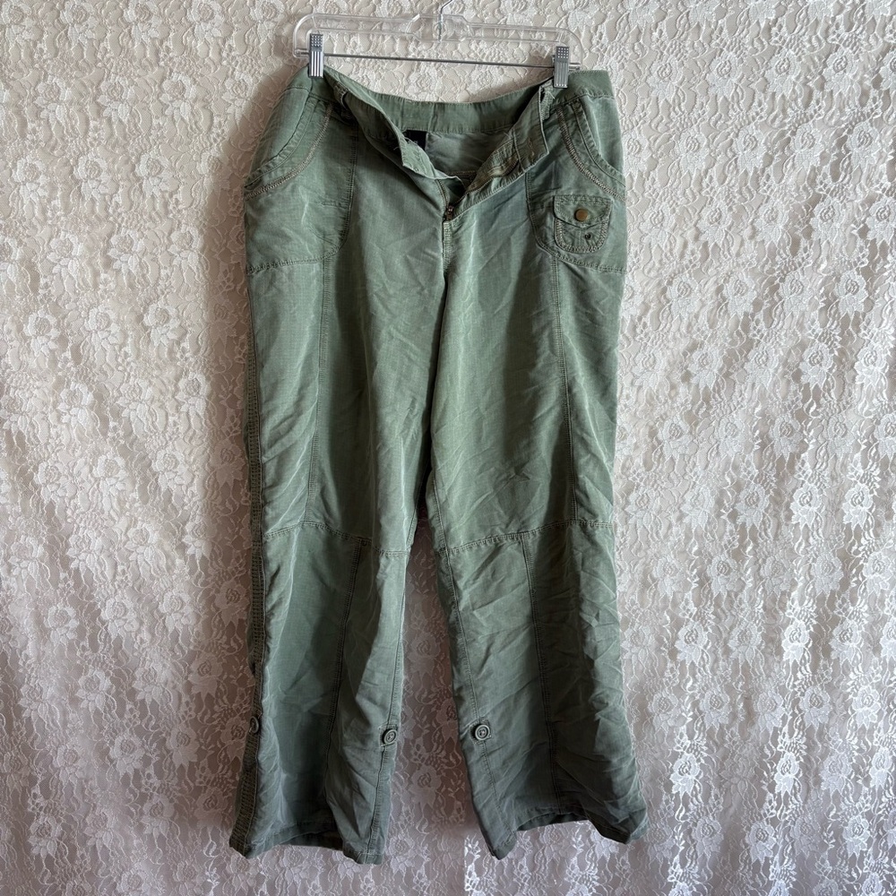 Women’s Green Casual Pants